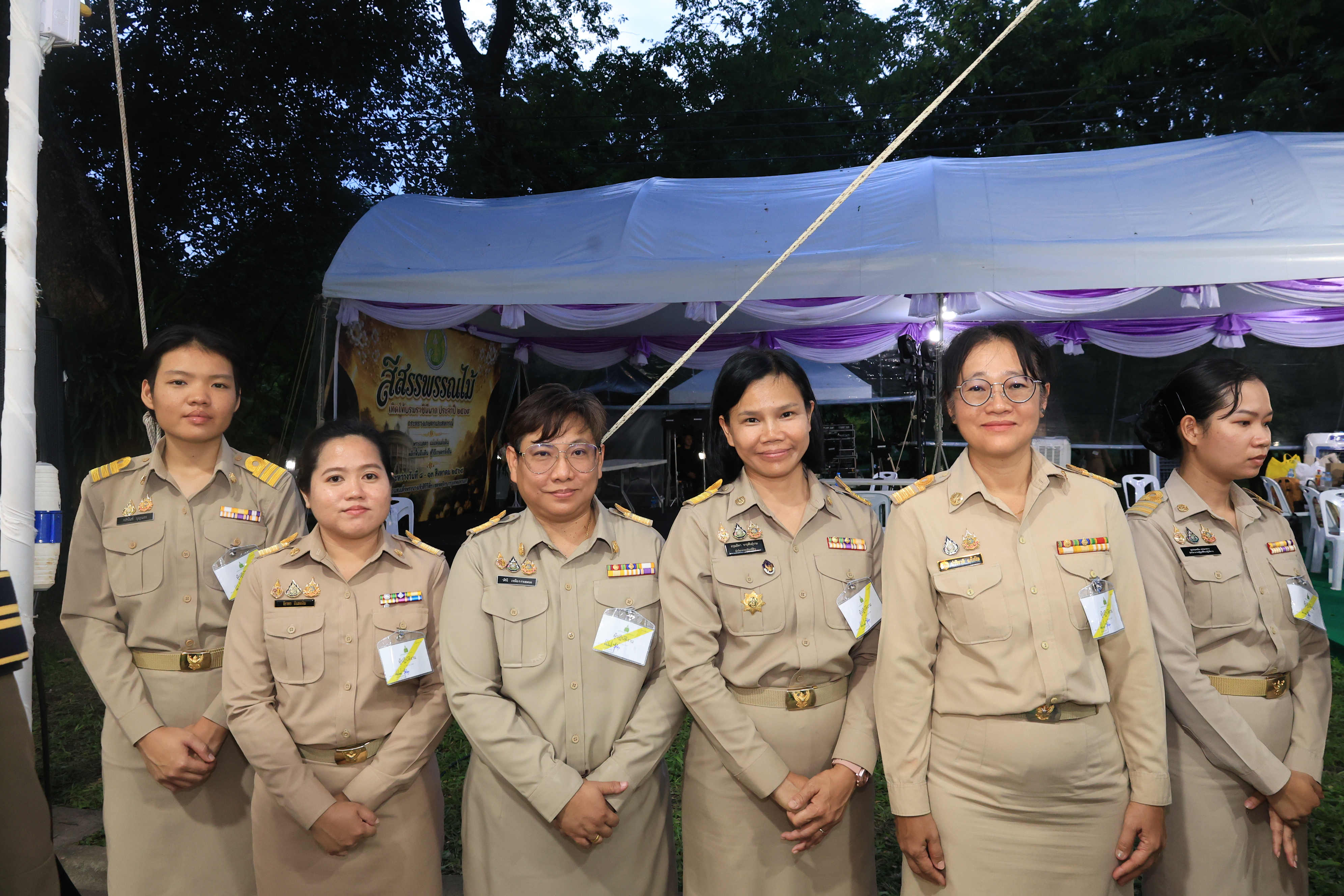 title - สำนักงานการปฏิรูปที่ดินเพื่อเกษตรกรรม ร่วมเฝ้าฯ รับเสด็จ สมเด็จพระกนิษฐาธิราชเจ้า กรมสมเด็จพระเทพรัตนราชสุดา ฯ สยามบรมราชกุมารี เสด็จพระราชดำเนินไปทรงเปิดงาน “สีสรรพรรณไม้ เทิดไท้บรมราชินีนาถ”